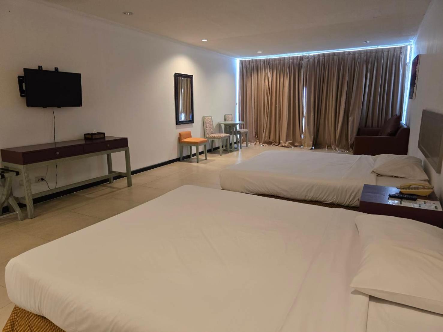 Hotel Tropicana Pattaya Exterior foto