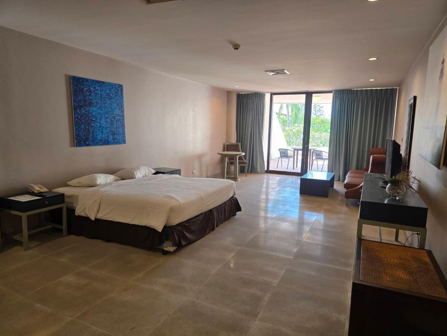 Hotel Tropicana Pattaya Exterior foto