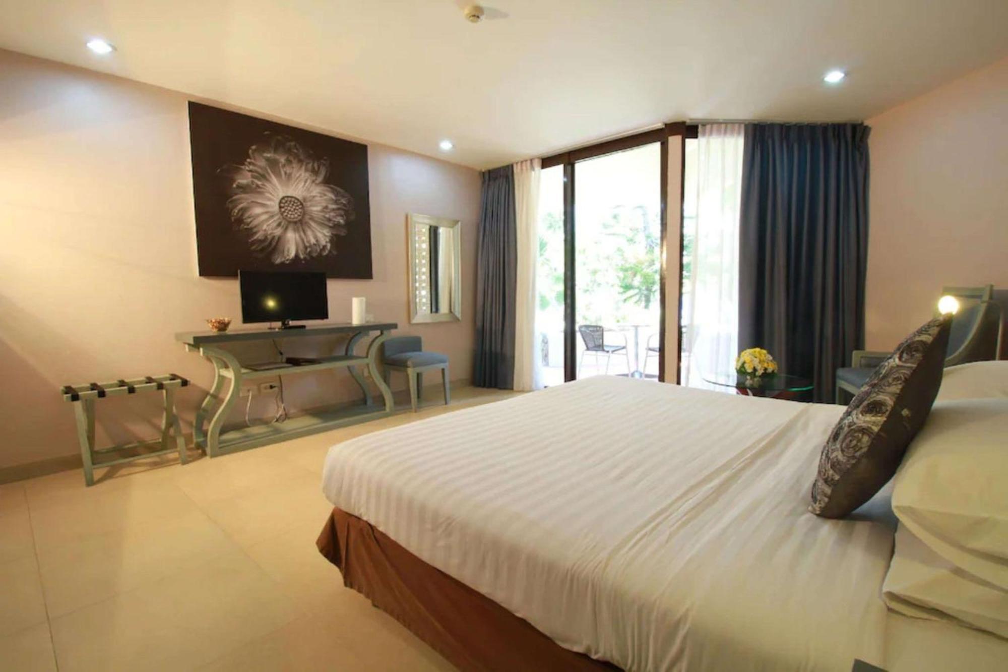 Hotel Tropicana Pattaya Exterior foto