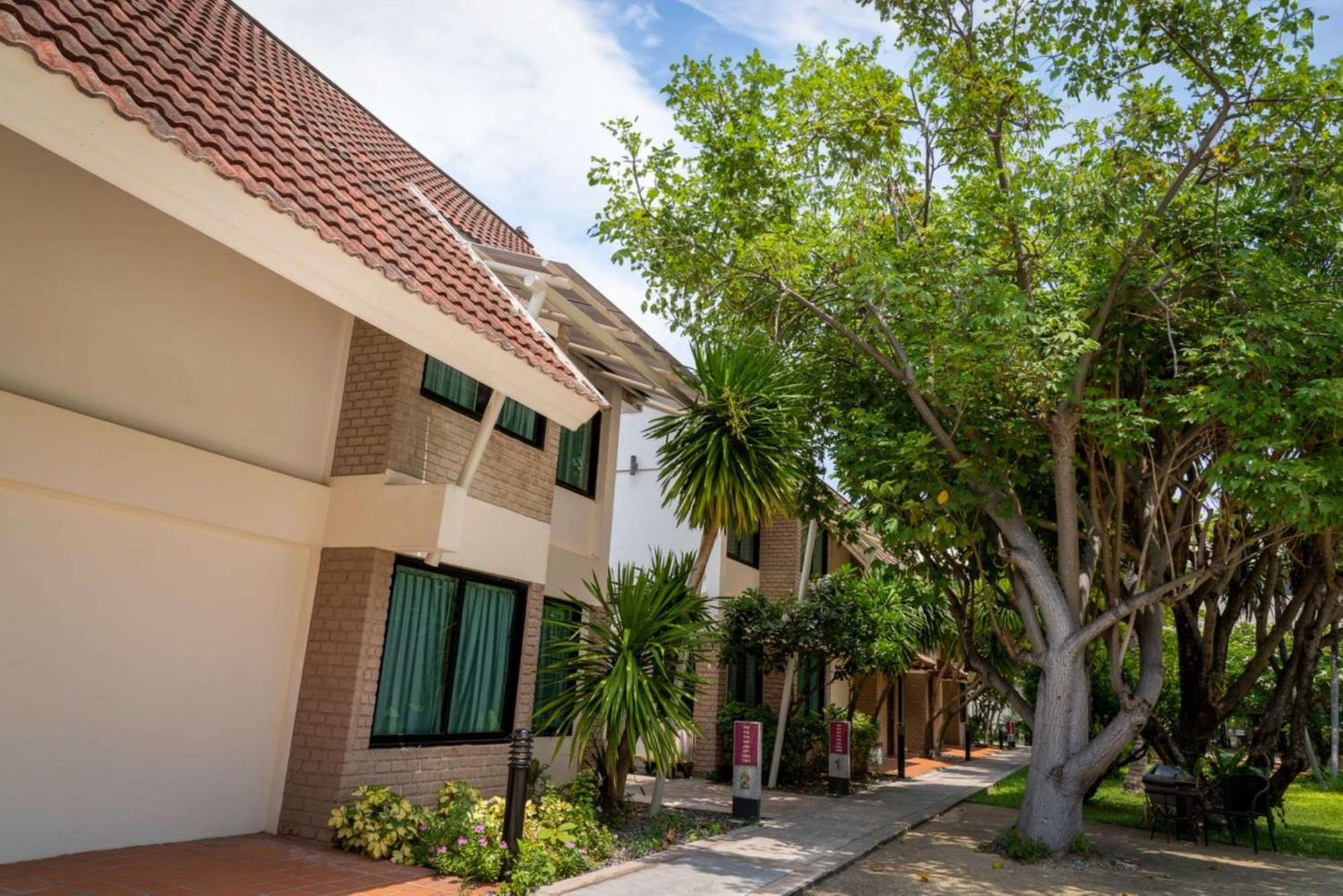 Hotel Tropicana Pattaya Exterior foto